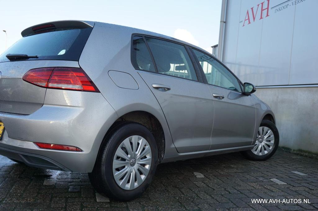Volkswagen Golf 1.0 tsi trendline