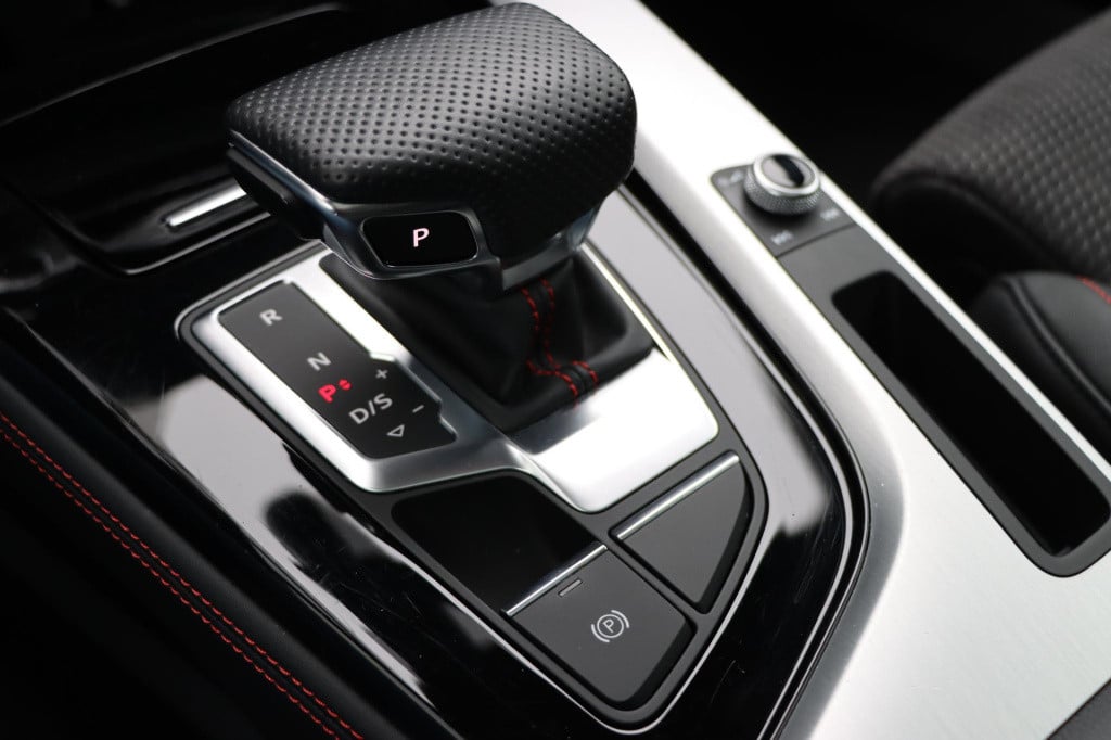 Audi A4 avant 40 tfsi quattro advanced edition s-line 204pk s-tronic