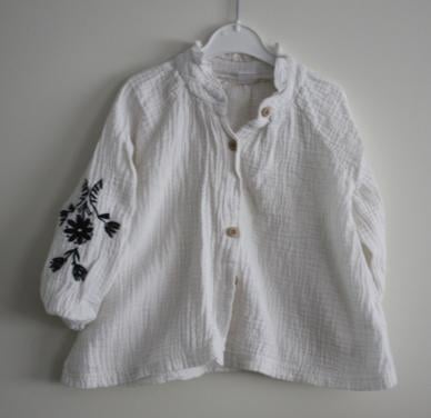 Blouse met borduursel maat 98-104
