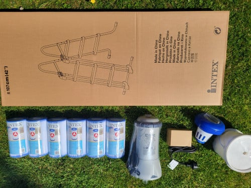 Intex filterpomp en trap NIEUW