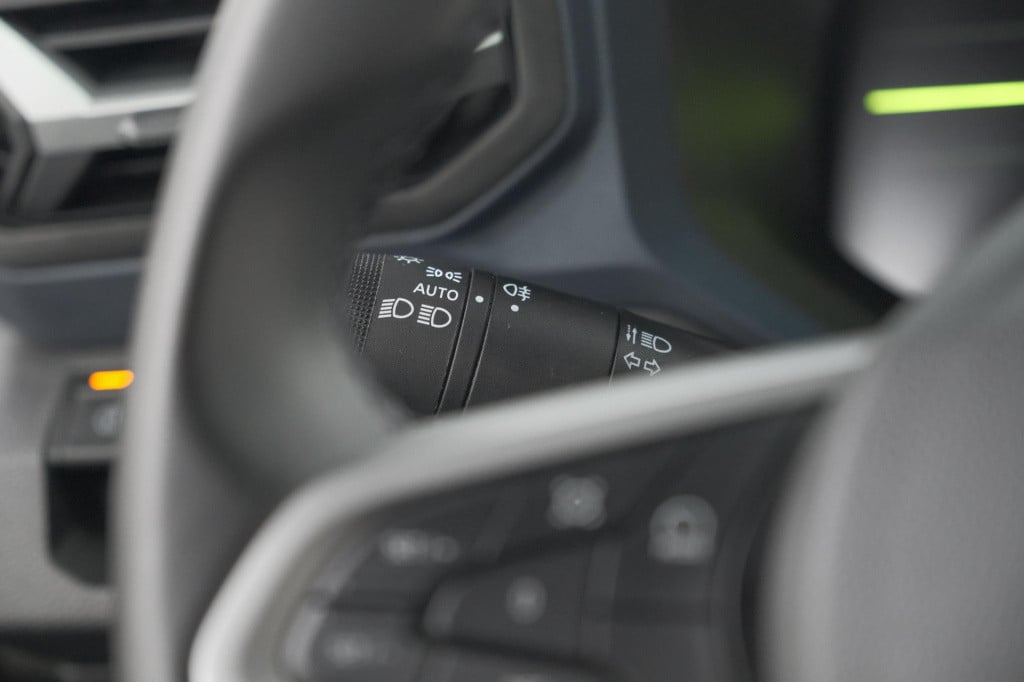 Dacia Duster mild hybrid 130 expression | camera | stoelverwarming | apple 
