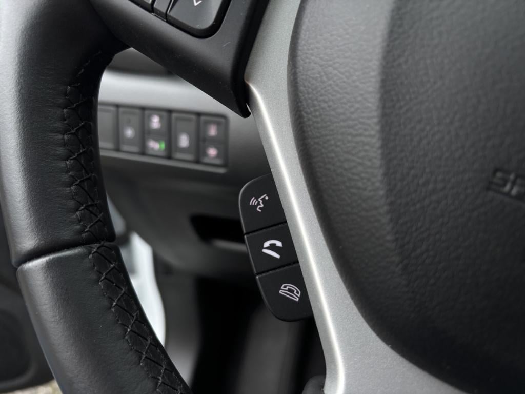 Suzuki Vitara 1.4 boosterjet style smart hybrid