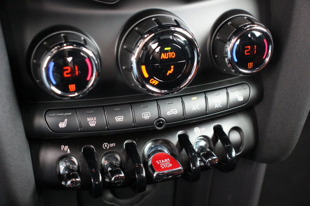 Mini Cooper mini 1.5 | john cooper works pakket | jcw stoelen | parkeersens