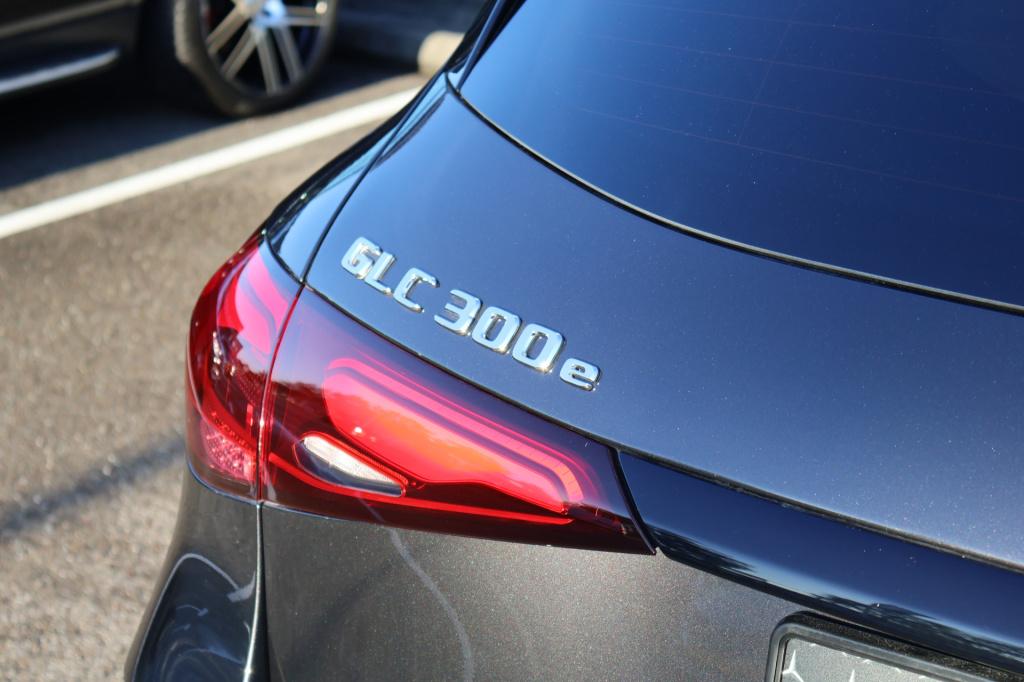 Mercedes-Benz Glc 300e 4matic amg line l techniek pakket l luchtvering l pa