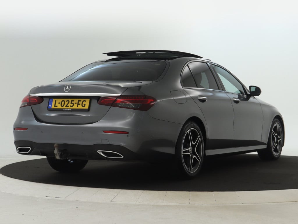 Mercedes-Benz E-Klasse 200 amg line | panoramadak | trekhaak | sfeerverlich