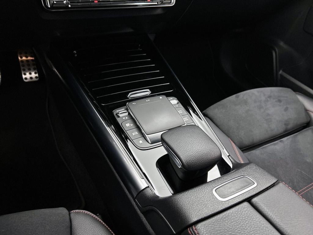 Mercedes-Benz B-Klasse 200 business solution amg | automaat | apple carplay