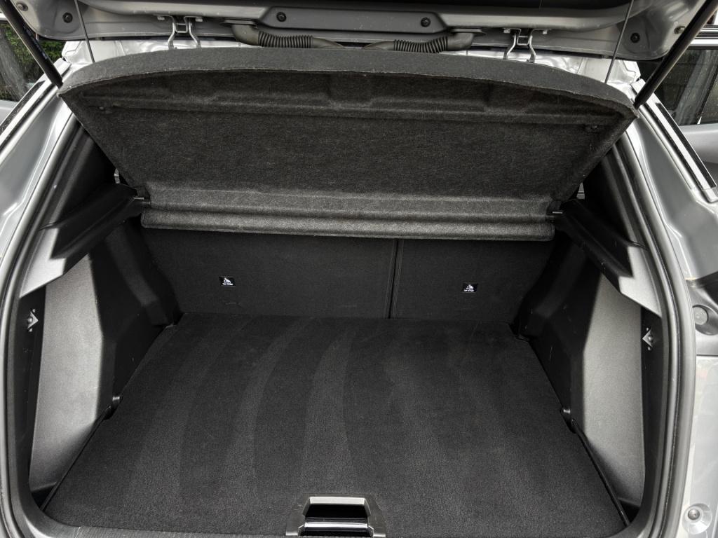 Peugeot 2008 1.2 puretech allure pack