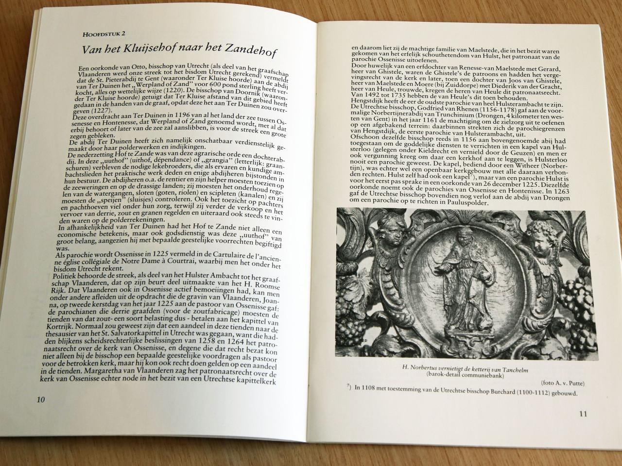 2 boeken: Geschiedenis van Hontenisse en De Geschiedenis van Ossenisse