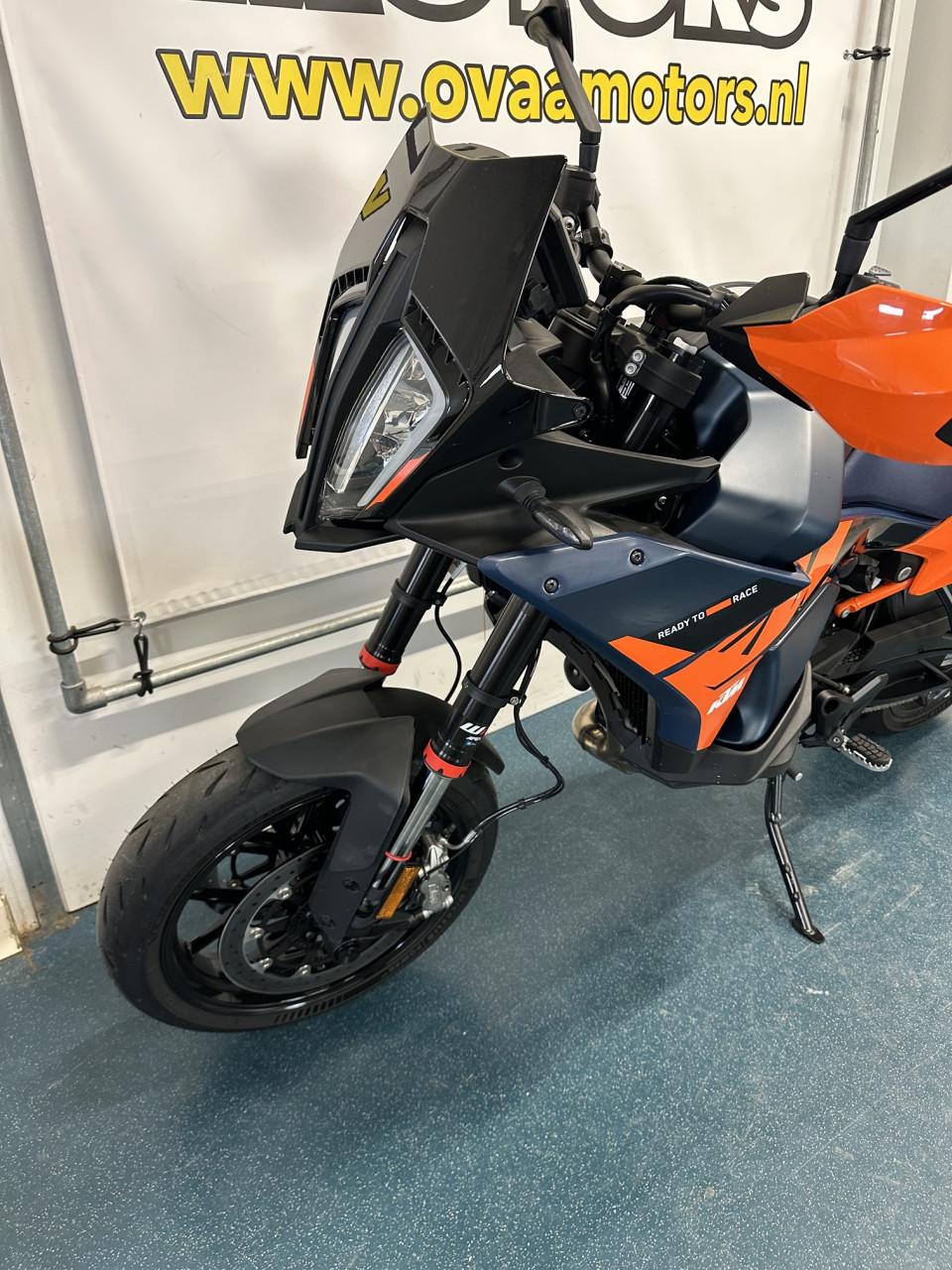 2026 KTM 890 SMT demo motor