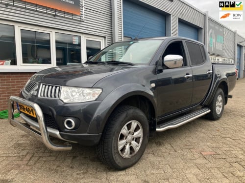 Mitsubishi L200 2.5 di-d club cab invite 4x4 diff-lock