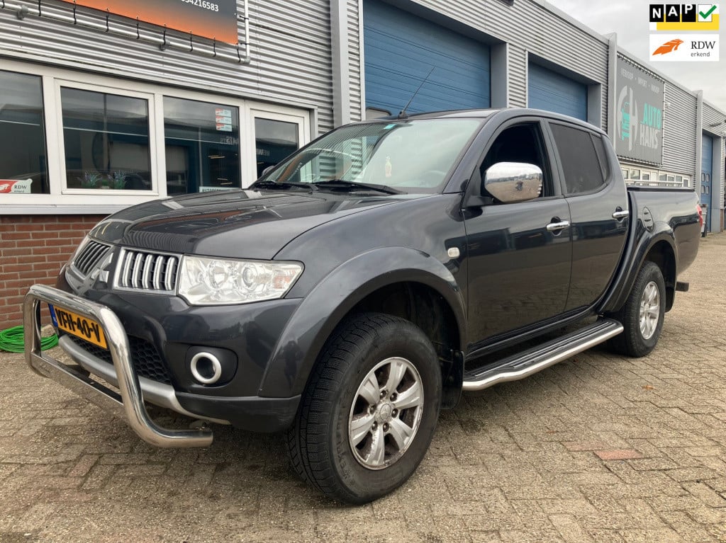 Mitsubishi L200 2.5 di-d club cab invite 4x4 diff-lock