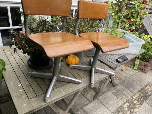2 Houten kinderstoelen