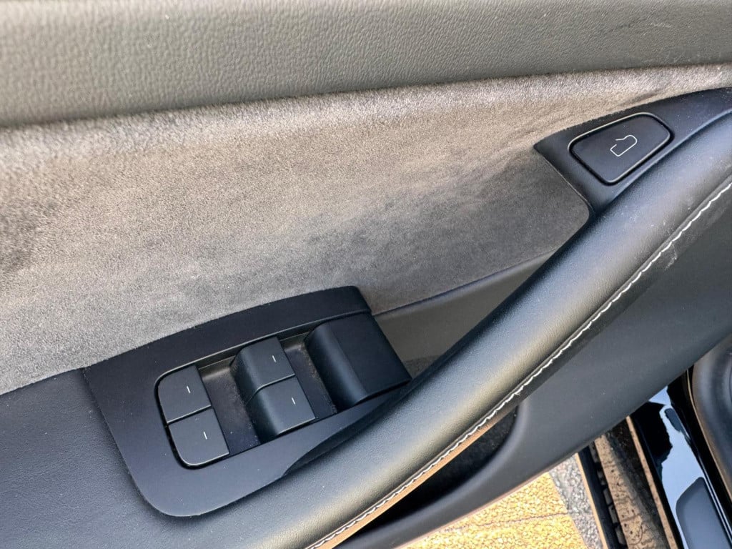 Tesla Model Y long range awd 75 kwh
