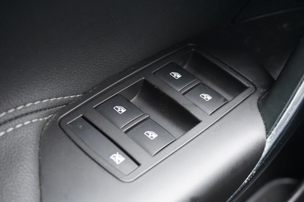 Opel Insignia 2.0 t edition automaat - climate / navi / cruise / leder / pa