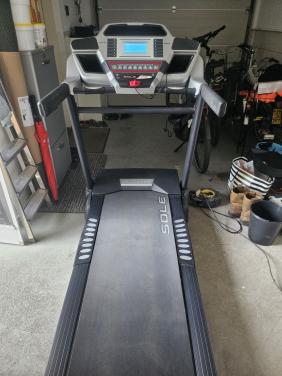 Te koop professionele loopband merk sole