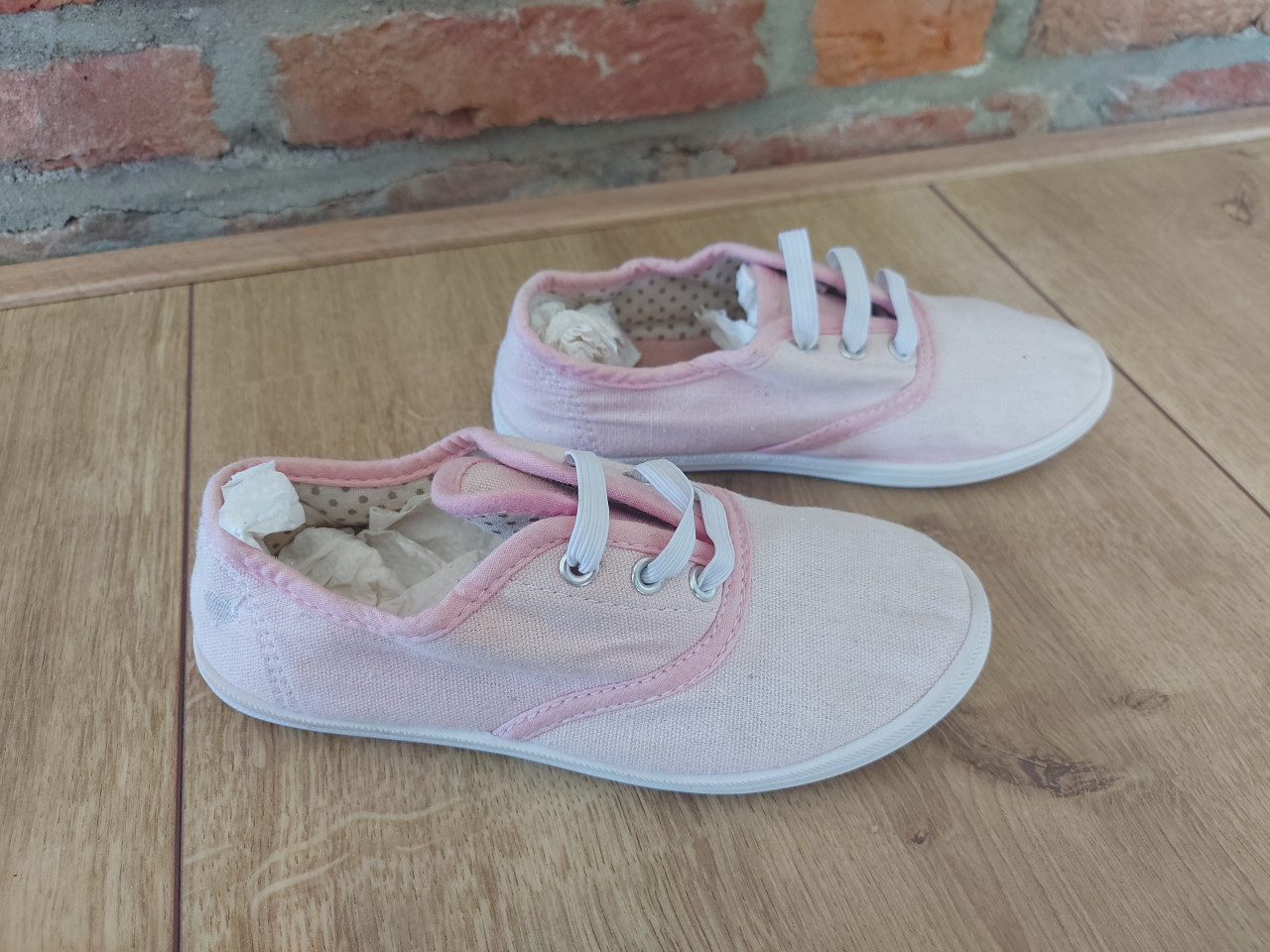 Z.g.a.n. roze gymschoenen maat 30 elastiek