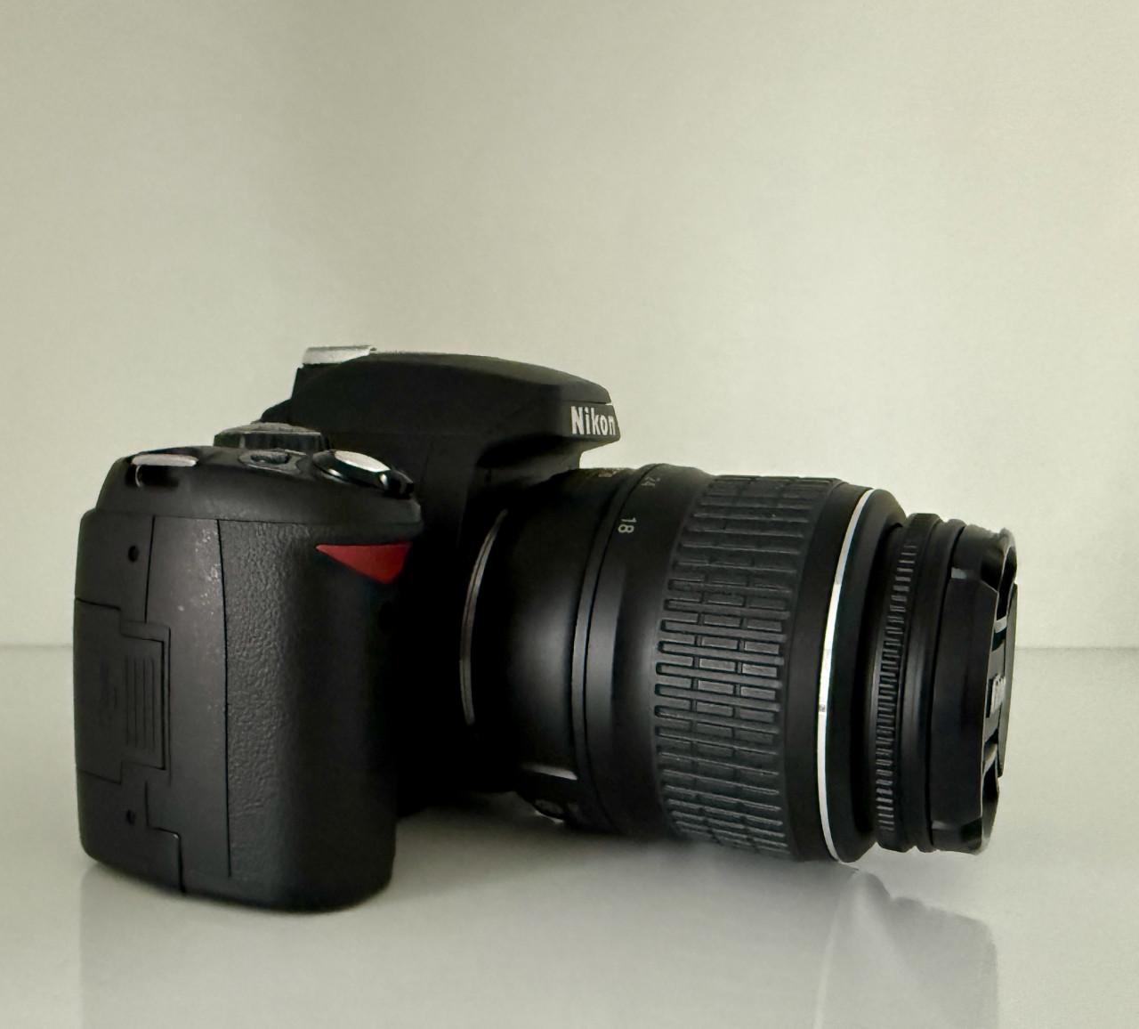 Nikon D40 met Nikon AF-S 18-55mm 3.4-5.6 DX zoomlens