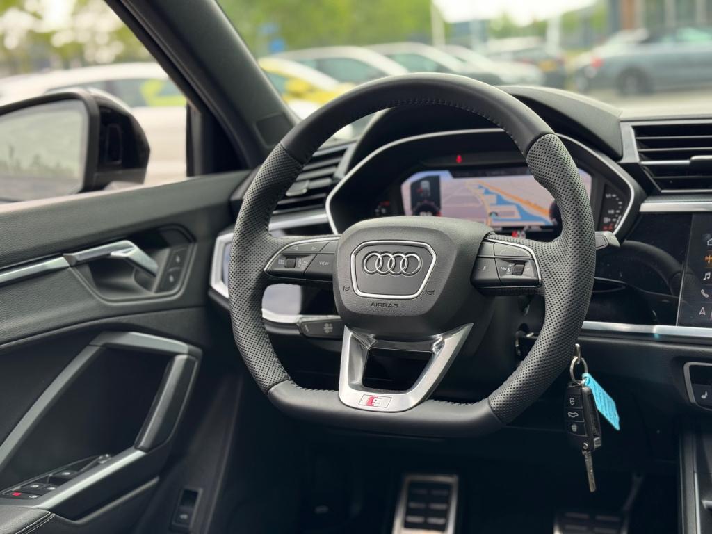 Audi Q3 sportback 45 tfsi quattro s-line * pano * black pack * trekhaak
