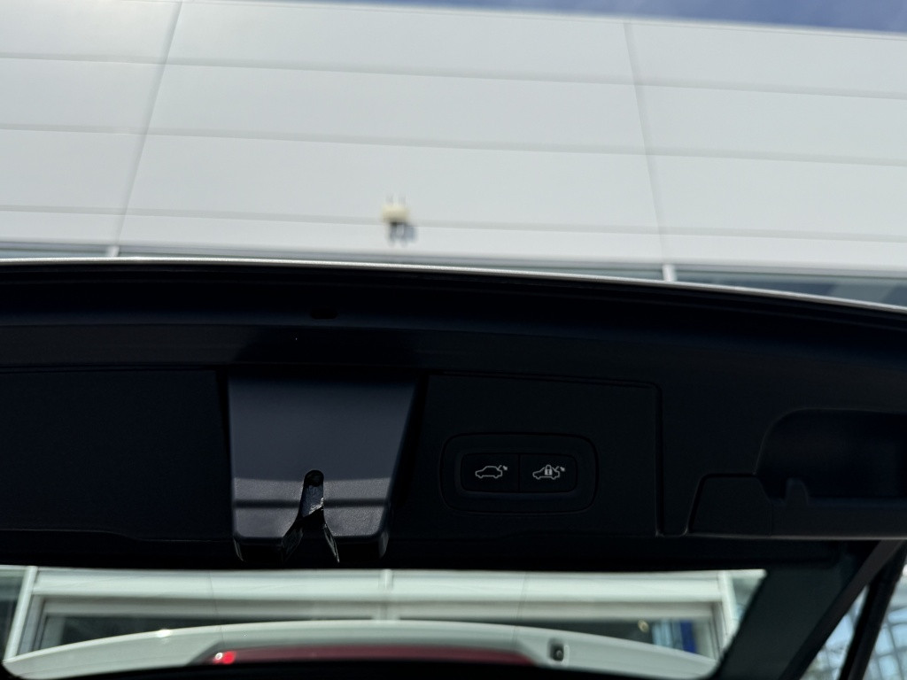 Volvo XC60 t6 340pk recharge r-design| adap.cruise| luchtvering| panodak| 2