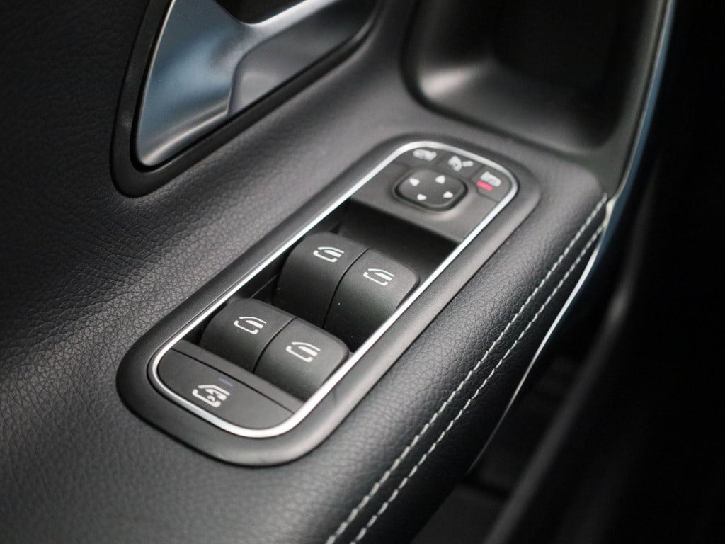 Mercedes-Benz A-Klasse 200 business solution luxury | automaat | panoramada