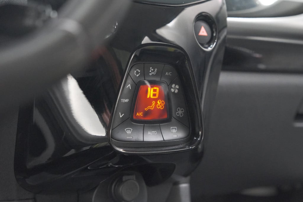 Peugeot 108 1.0 e-vti allure | unieke kilometerstand | camera | climate con