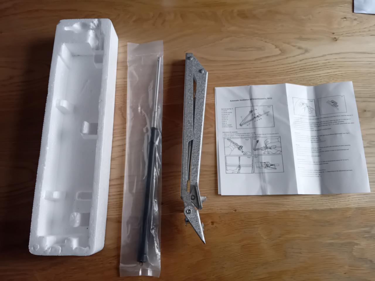 Auto. Raamopener tuinkas