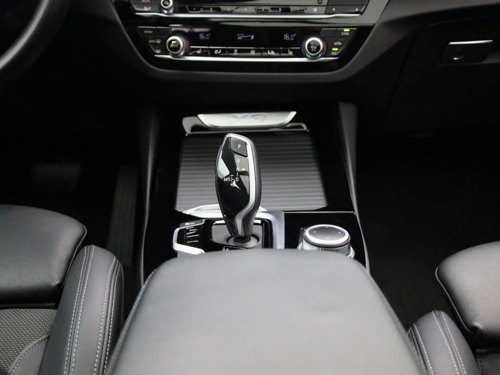 BMW X3 xdrive30e (135 kw) | automaat | panoramadak | trekhaak 2.000 kg | st