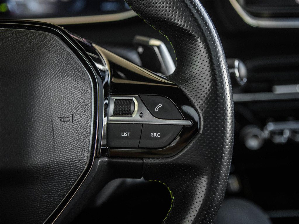 Peugeot 208 1.2 puretech 100pk gt-line automaat | panoramadak | navigatie |