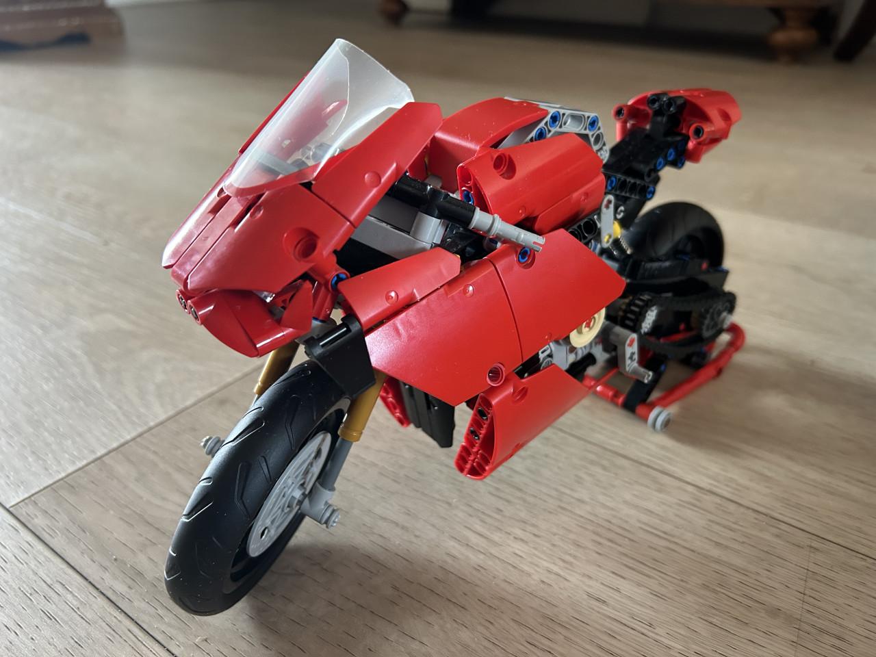 Lego Technic 42107 – Ducati Panigale V4 R