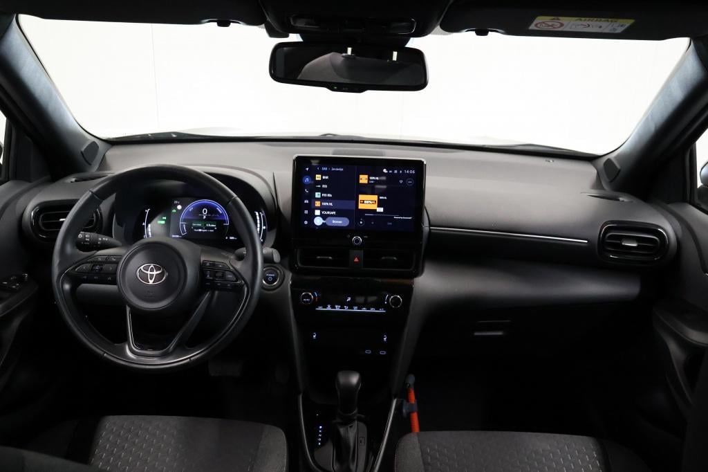 Toyota Yaris Cross 1.5 hybrid 115 first