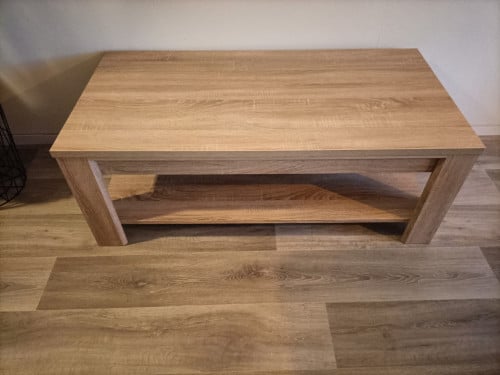 Mooie stevige houten (fineer) salontafel. Maten: Lengte 120  Breedte 60 cm
