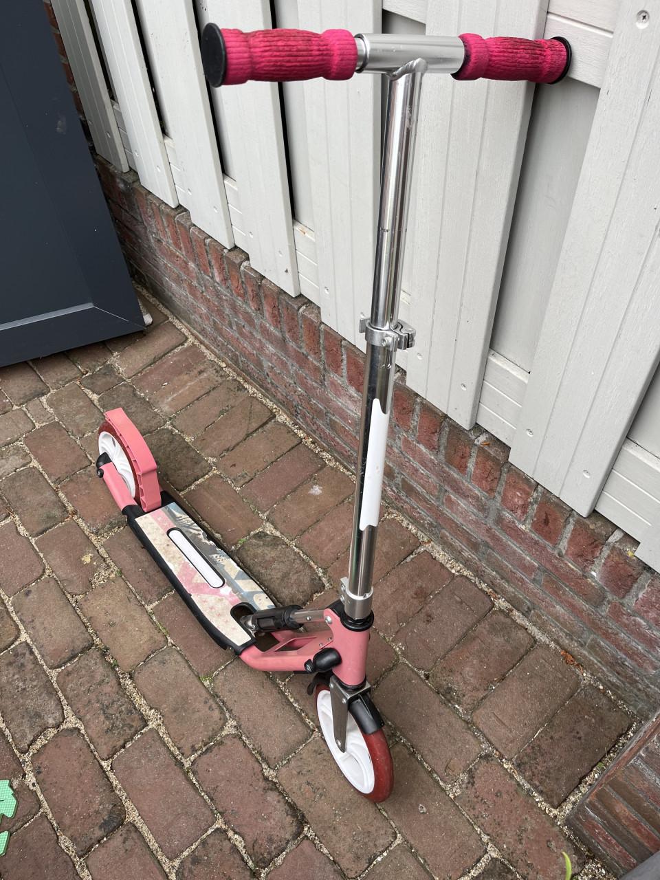Roze step voor kinderen