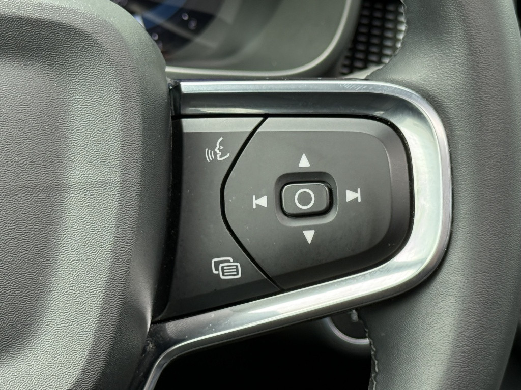 Volvo XC40 b3 163pk ultimate dark| adap.cruise| panodak| camera| elek.stoel