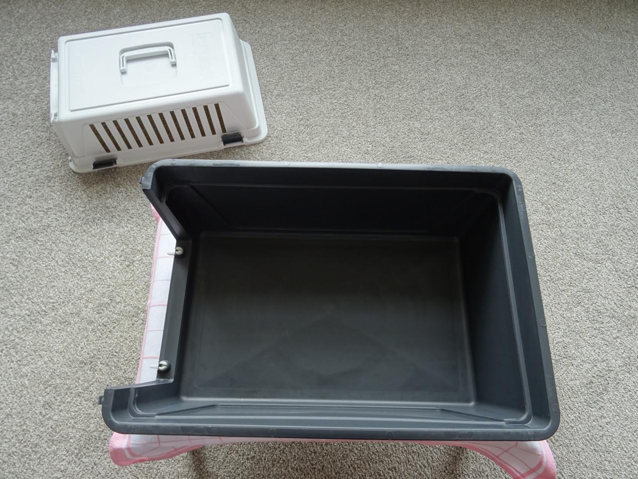 Dieren Bench/ Vervoerskoffer    Merk Ferplast  voor  € 5,00