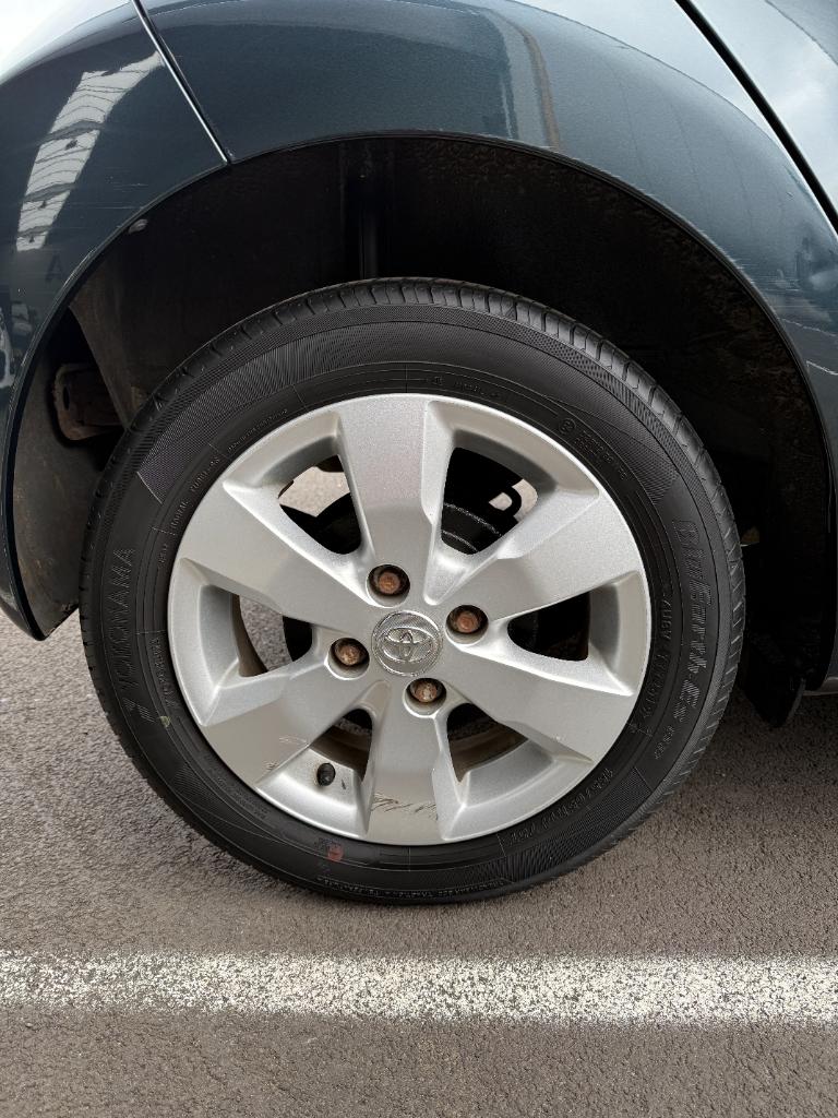 Toyota Aygo 1.0-12v aspiration green navigator