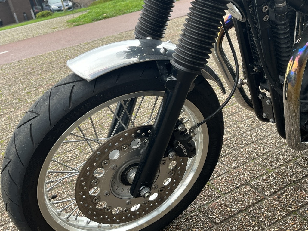 Triumph Thruxton 900 inj