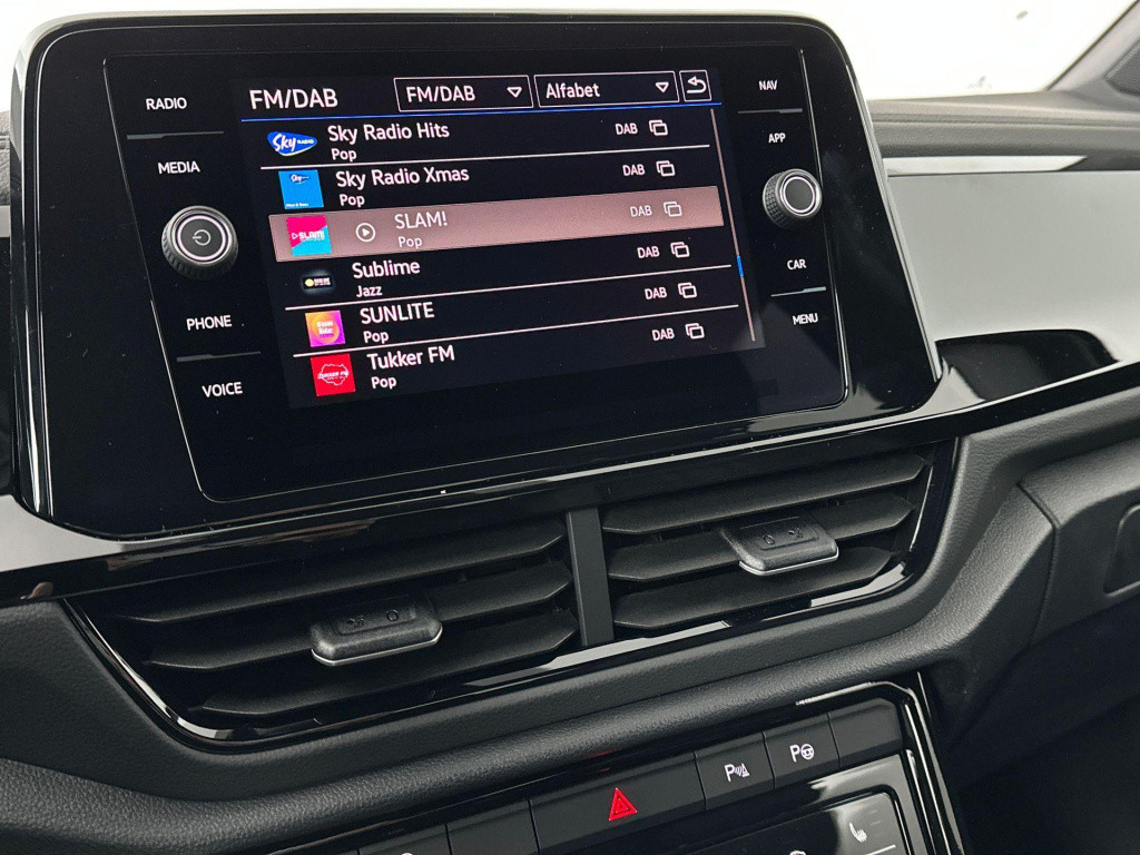 Volkswagen T-roc r-line-edition 1.5 110 kw / 150 pk tsi suv 7 versn