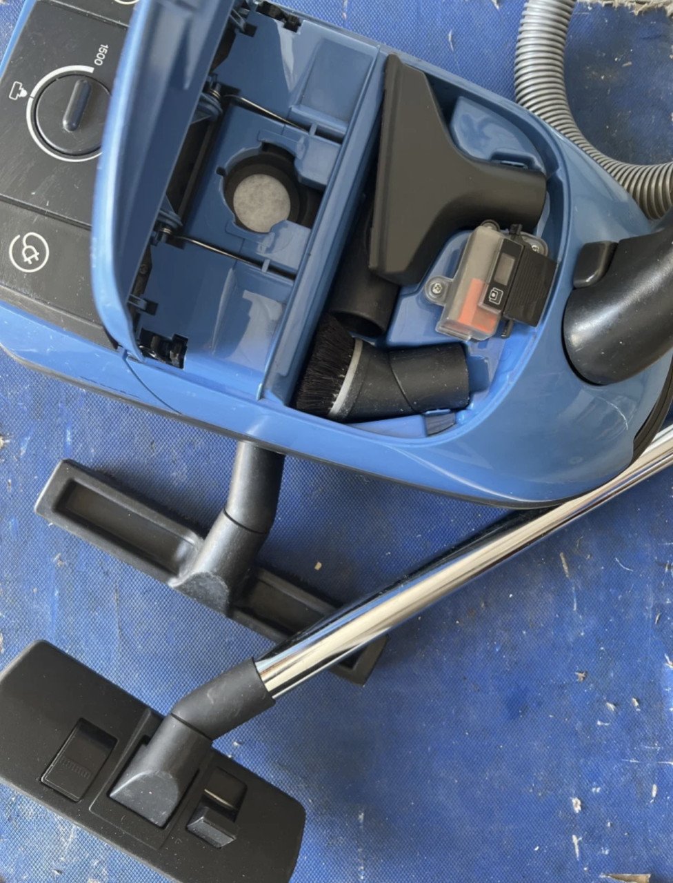 Miele Stofzuiger 1500W compleet met alle hulpstukken als nieuw