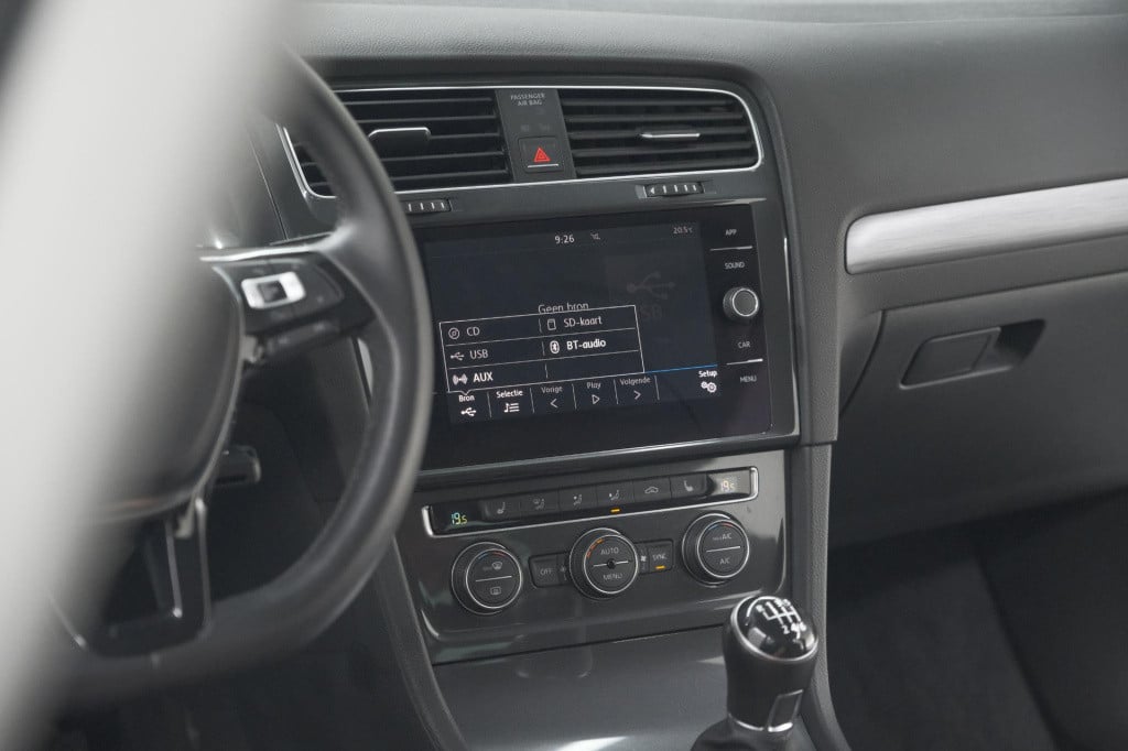 Volkswagen Golf 1.0 tsi 110pk highline | adaptieve cruise control | apple c