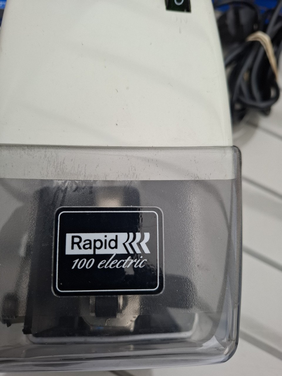 Elektrische nietmachine Rapid E100