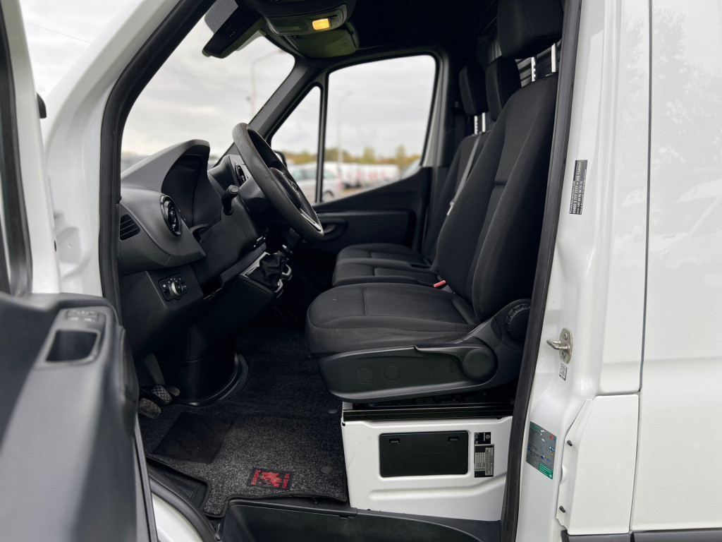 Mercedes-Benz Sprinter 211 cdi l2h2//mbux//pdc//3-zits