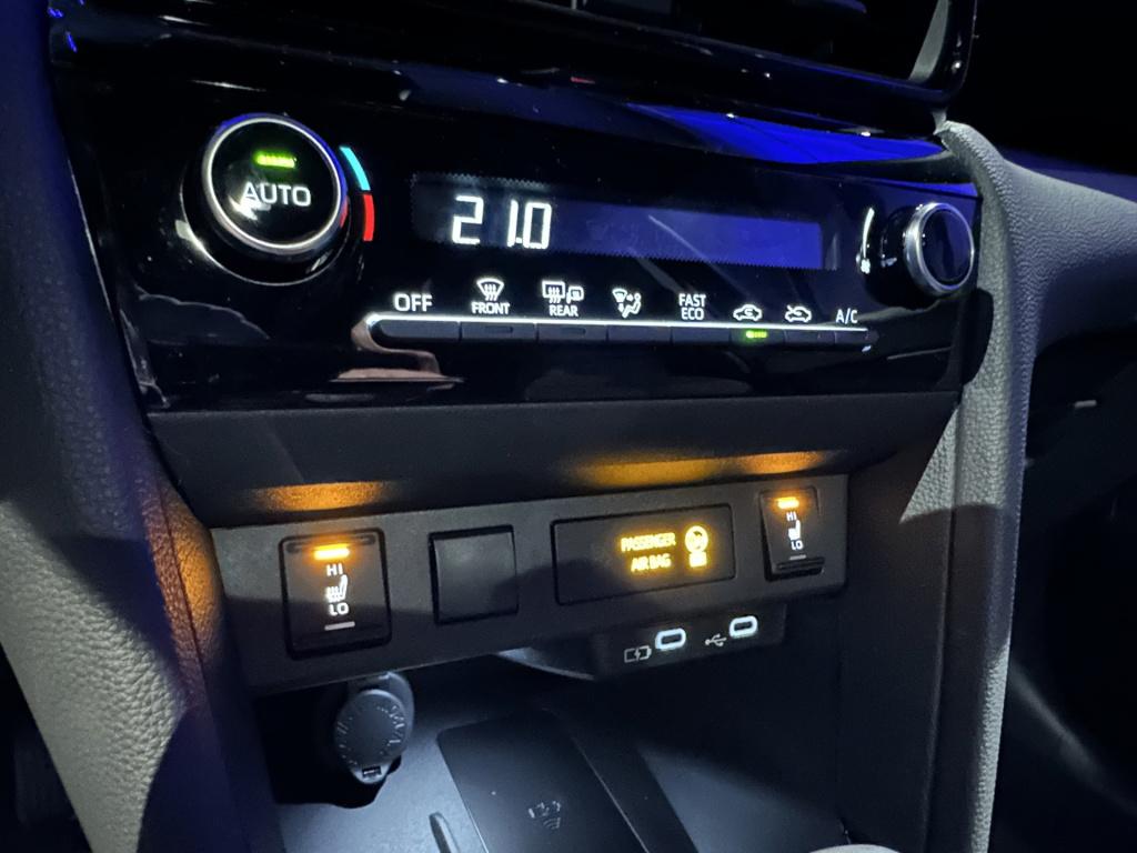 Toyota Yaris Cross 1.5 hybrid 130 dynamic *acc*winterpakket*camera*17inch*