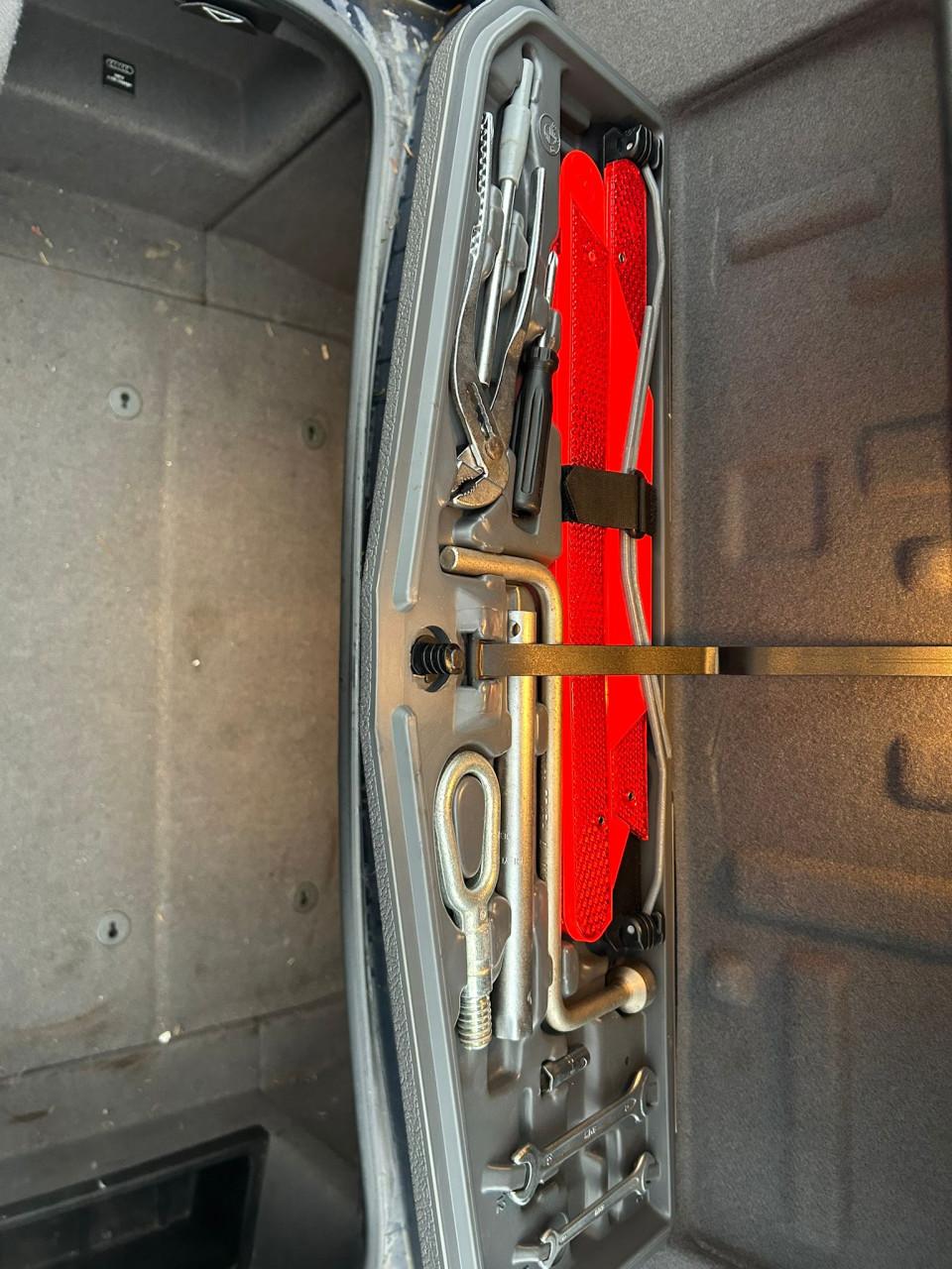 BMW 5-serie 523i Executive MEENNEEMPRIJS! AUTOMAAT/NW ALLS BANDEN/CLIMATE