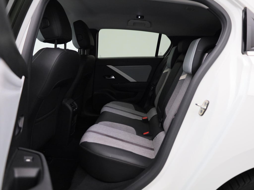 Opel Astra 1.2 business elegance | automaat | navigatie | camera | stoelver
