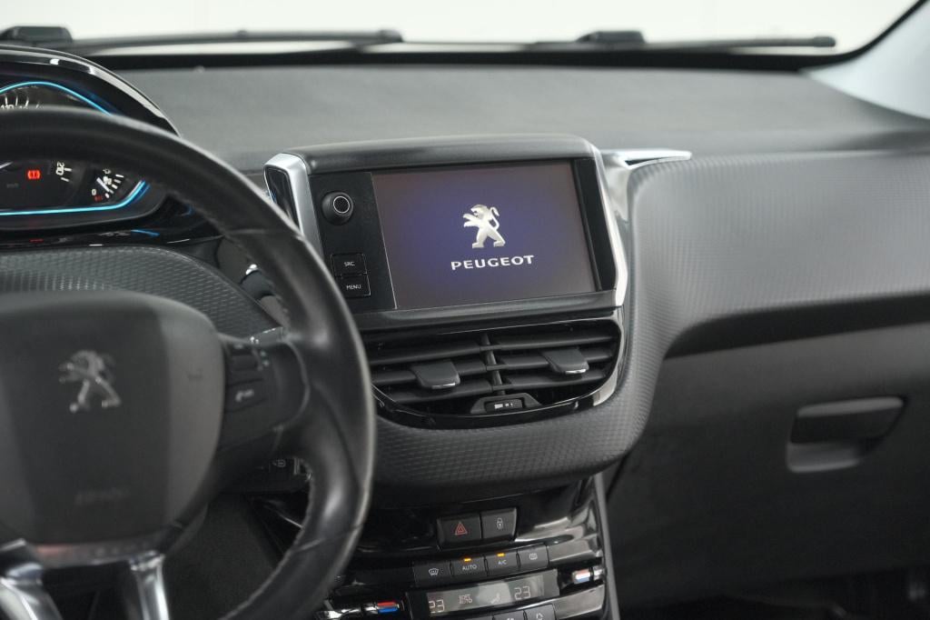 Peugeot 2008 puretech 110 allure | trekhaak | parkeersensoren | navigatie