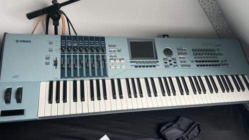 TE KOOP: YAMAHA MOTIF XS7
