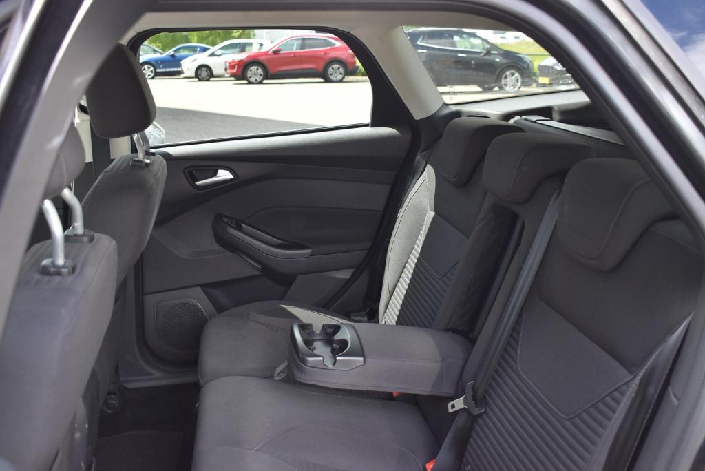 Ford Focus wagon 1.0 titanium edition | wegklapbare trekhaak | climate cont