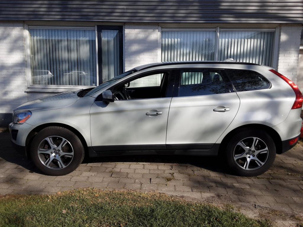 Volvo XC60 2.0 t5 momentum