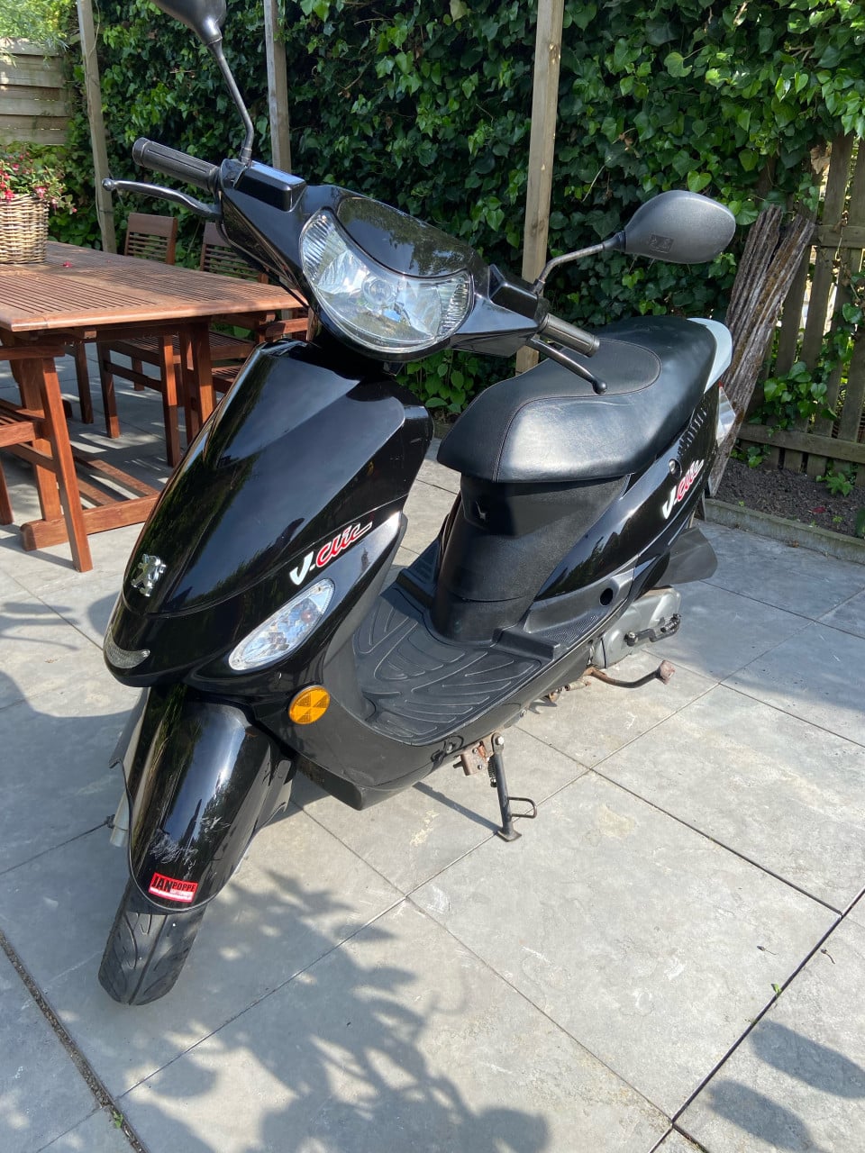 Peugeot v clic scooter 4t blauw kenteken