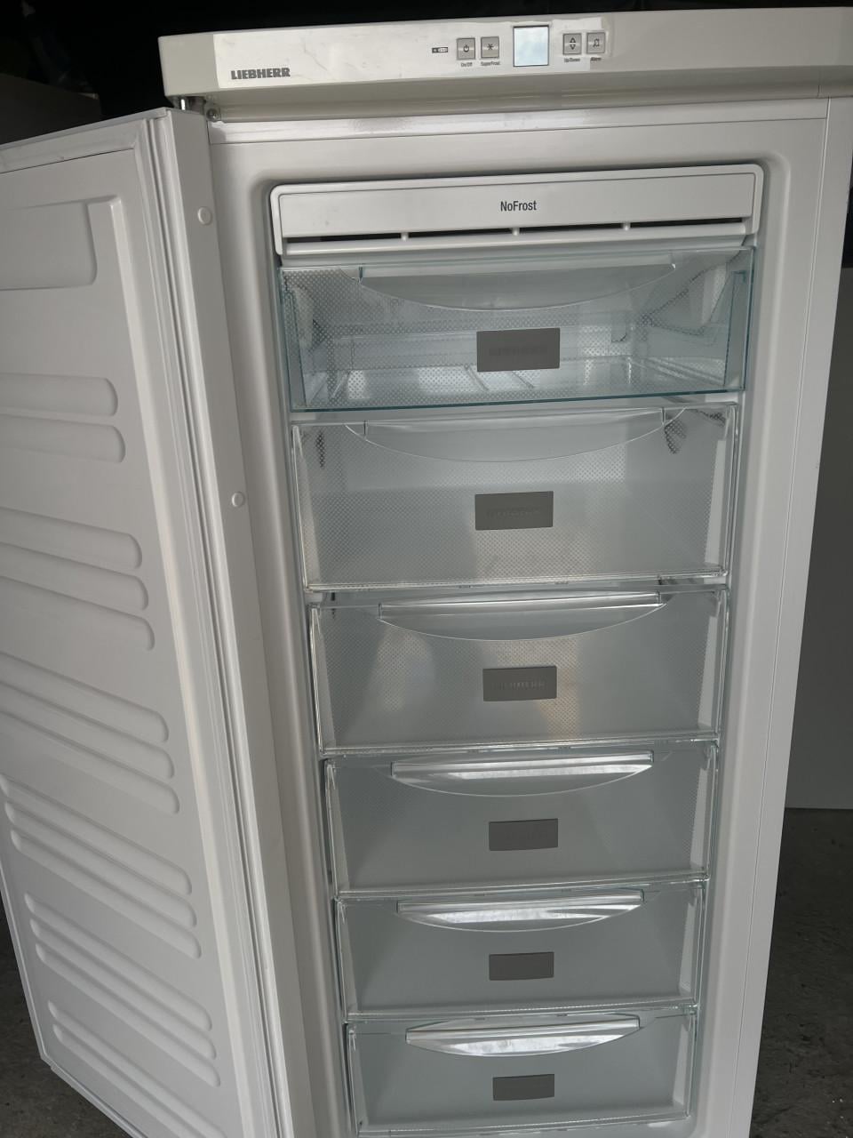 Liebherr NoFrost vrieskast 226 liter 145x61 cm. Klasse A++